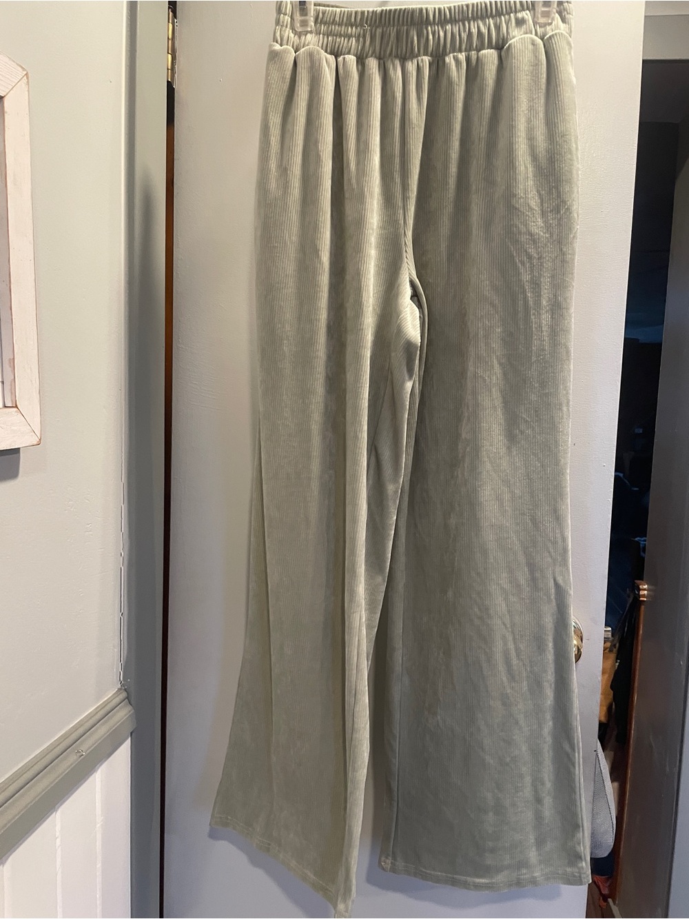 Rue21 Cozy Collection women’s  Wide Corduroy Pants in Light Sage size M